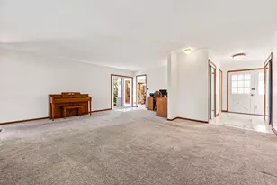 1049 Martingale Dr, Bartlett, IL 60103 - Photo 9