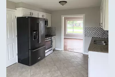 9405 S 76th Court, Hickory Hills, IL 60457 - Photo 11