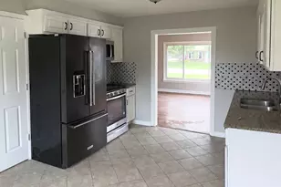 9405 S 76th Ct, Hickory Hills, IL 60457 - Photo 11