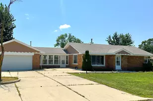 9405 S 76th Ct, Hickory Hills, IL 60457 - Photo 1
