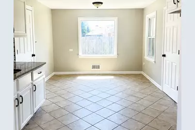 9405 S 76th Court, Hickory Hills, IL 60457 - Photo 9