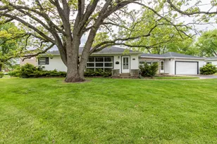 616 Highland Ave, Antioch, IL 60002 - Photo 1