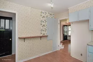 645 Pleasant St, Woodstock, IL 60098 - Photo 7