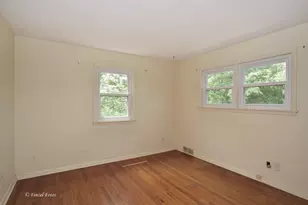 645 Pleasant St, Woodstock, IL 60098 - Photo 11