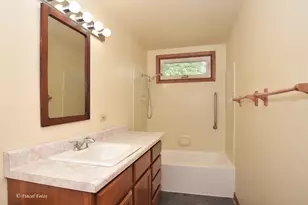 645 Pleasant St, Woodstock, IL 60098 - Photo 13