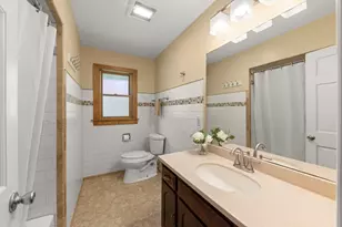 6023 S Richmond Ave, Willowbrook, IL 60527 - Photo 7