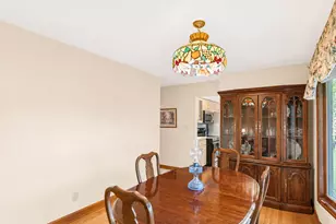 41W067 Colson Dr, Saint Charles, IL 60175 - Photo 7