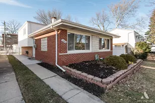 14024 S Saginaw Ave, Burnham, IL 60633 - Photo 1