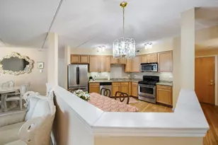 8300 Concord Dr, Morton Grove, IL 60053 - Photo 11