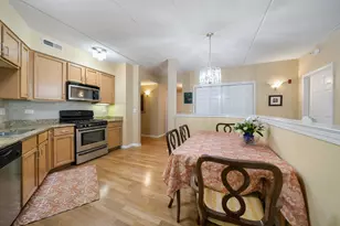 8300 Concord Dr, Morton Grove, IL 60053 - Photo 13
