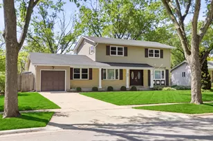 1117 E Kitson Dr, Palatine, IL 60074 - Photo 15