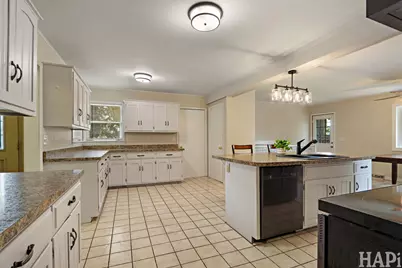 106 Sherwood Drive, Cary, IL 60013 - Photo 7