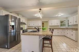 106 Sherwood Dr, Cary, IL 60013 - Photo 5