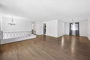 404 Milford Ct, Schaumburg, IL 60193 - Photo 3