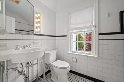 1943 Greenwood Avenue, Wilmette, IL 60091 - Photo 17
