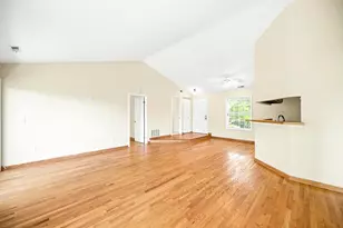 363 Pembroke Ln, Glen Ellyn, IL 60137 - Photo 5