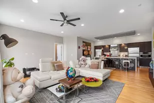 1317 N Larrabee St, Chicago, IL 60610 - Photo 3