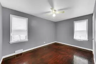 9111 S Kingston Ave, Chicago, IL 60617 - Photo 11