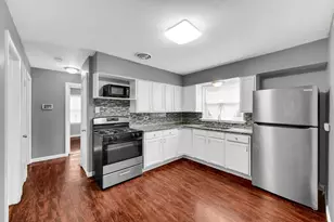 9111 S Kingston Ave, Chicago, IL 60617 - Photo 7