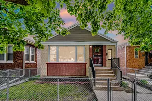 9111 S Kingston Ave, Chicago, IL 60617 - Photo 1