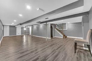 9111 S Kingston Ave, Chicago, IL 60617 - Photo 15