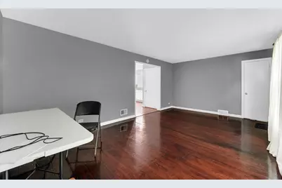 9111 S Kingston Avenue, Chicago, IL 60617 - Photo 5