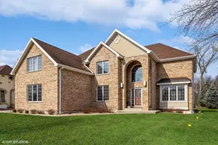 17W234 Massel Ct, Bensenville, IL 60106 - Photo 1
