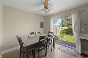 102 Bright Oaks Cir, Cary, IL 60013 - Photo 5