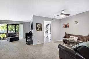275 Wilmette Ct, Schaumburg, IL 60193 - Photo 7