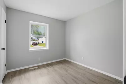 2603 W 55th Street, Davenport, IA 52806 - Photo 9