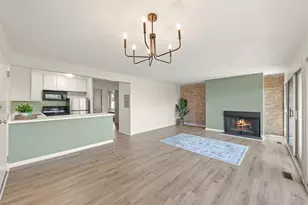 5821 Oakwood Dr, Lisle, IL 60532 - Photo 5