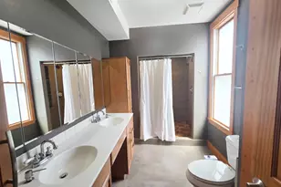1734 W Beach Ave, Chicago, IL 60612 - Photo 25