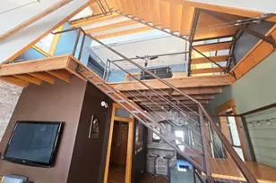 1734 W Beach Ave, Chicago, IL 60612 - Photo 23