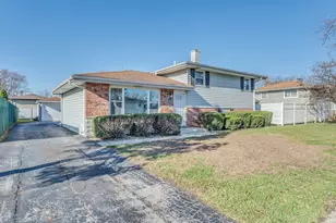 19116 Sherman St, Lansing, IL 60438 - Photo 3
