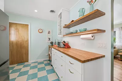 7900 Karlov Avenue, Skokie, IL 60076 - Photo 5