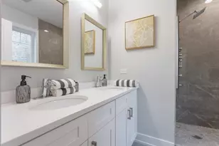 530 E 44th Pl, Chicago, IL 60653 - Photo 9