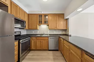 630 N State St, Chicago, IL 60654 - Photo 5
