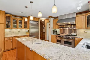 6N013 Acacia Ln, Medinah, IL 60157 - Photo 5