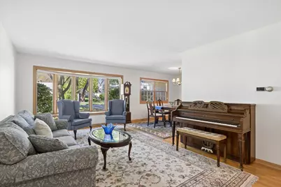 827 N Douglas Avenue, Arlington Heights, IL 60004 - Photo 7