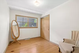 827 N Douglas Ave, Arlington Heights, IL 60004 - Photo 11