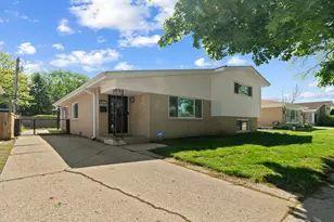 9517 Lavergne Ave, Skokie, IL 60077 - Photo 1
