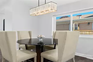 9517 Lavergne Ave, Skokie, IL 60077 - Photo 7