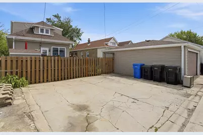 5320 N Lovejoy Avenue, Chicago, IL 60630 - Photo 35