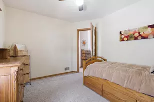 5320 N Lovejoy Ave, Chicago, IL 60630 - Photo 23