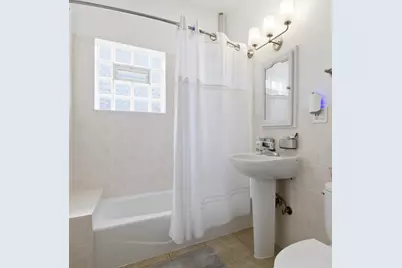 5320 N Lovejoy Avenue, Chicago, IL 60630 - Photo 11