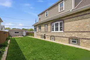 5320 N Lovejoy Ave, Chicago, IL 60630 - Photo 33