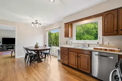 250 Wilshire Road, Lake Forest, IL 60045 - Photo 7