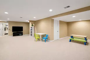 250 Wilshire Rd, Lake Forest, IL 60045 - Photo 21
