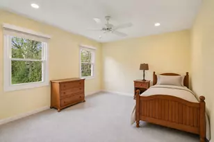 250 Wilshire Rd, Lake Forest, IL 60045 - Photo 15