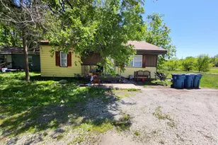 1811 E Edwards St, Springfield, IL 62703 - Photo 1